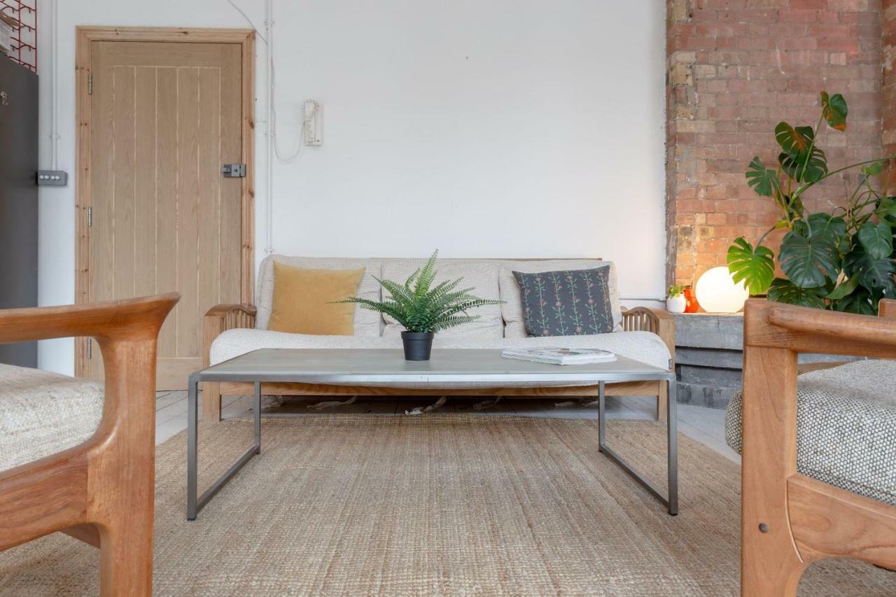 Appartamento Industrial Open Plan Studio In Hackney Londra